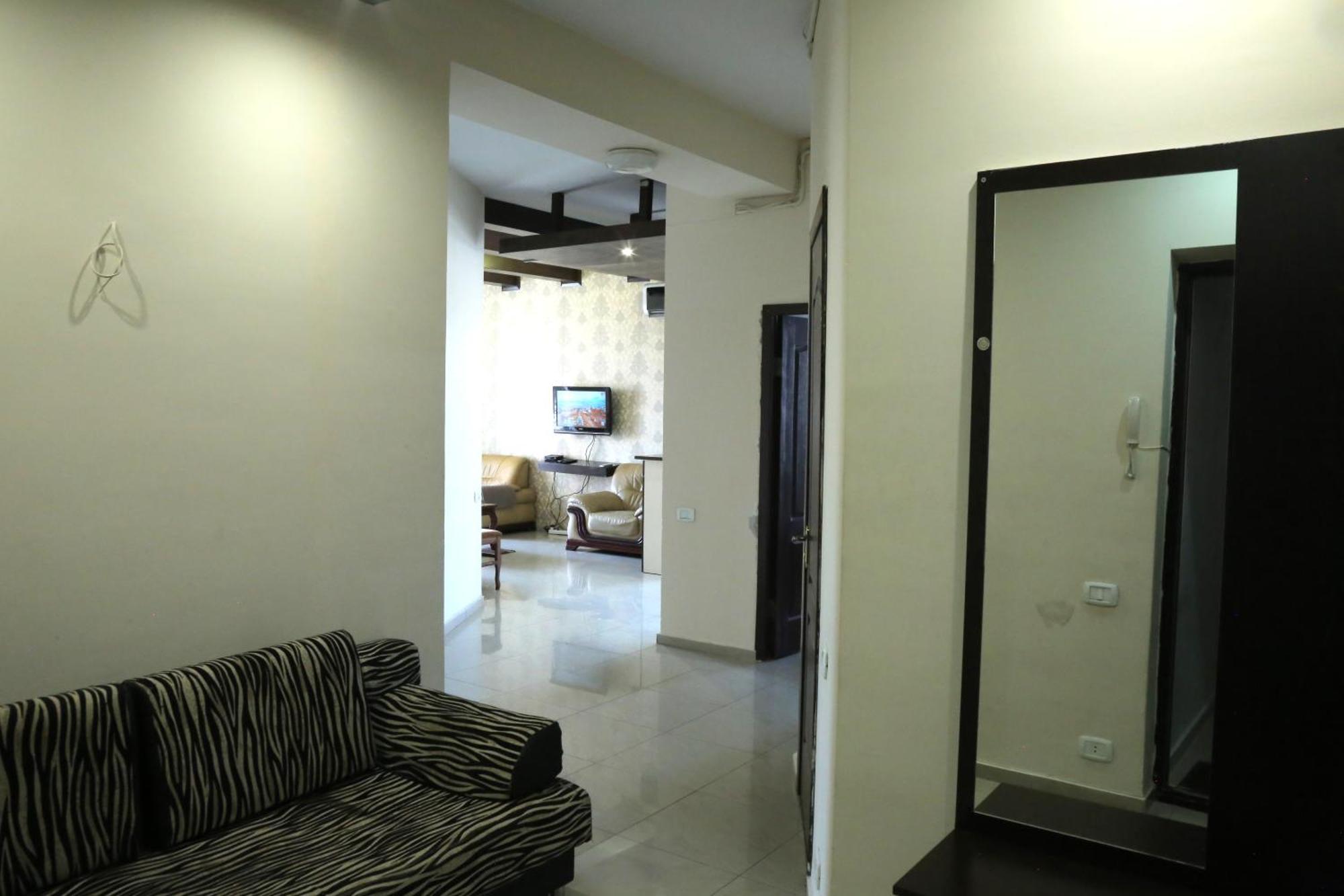 Rent Inn Yerevan On Sakharov Square エクステリア 写真