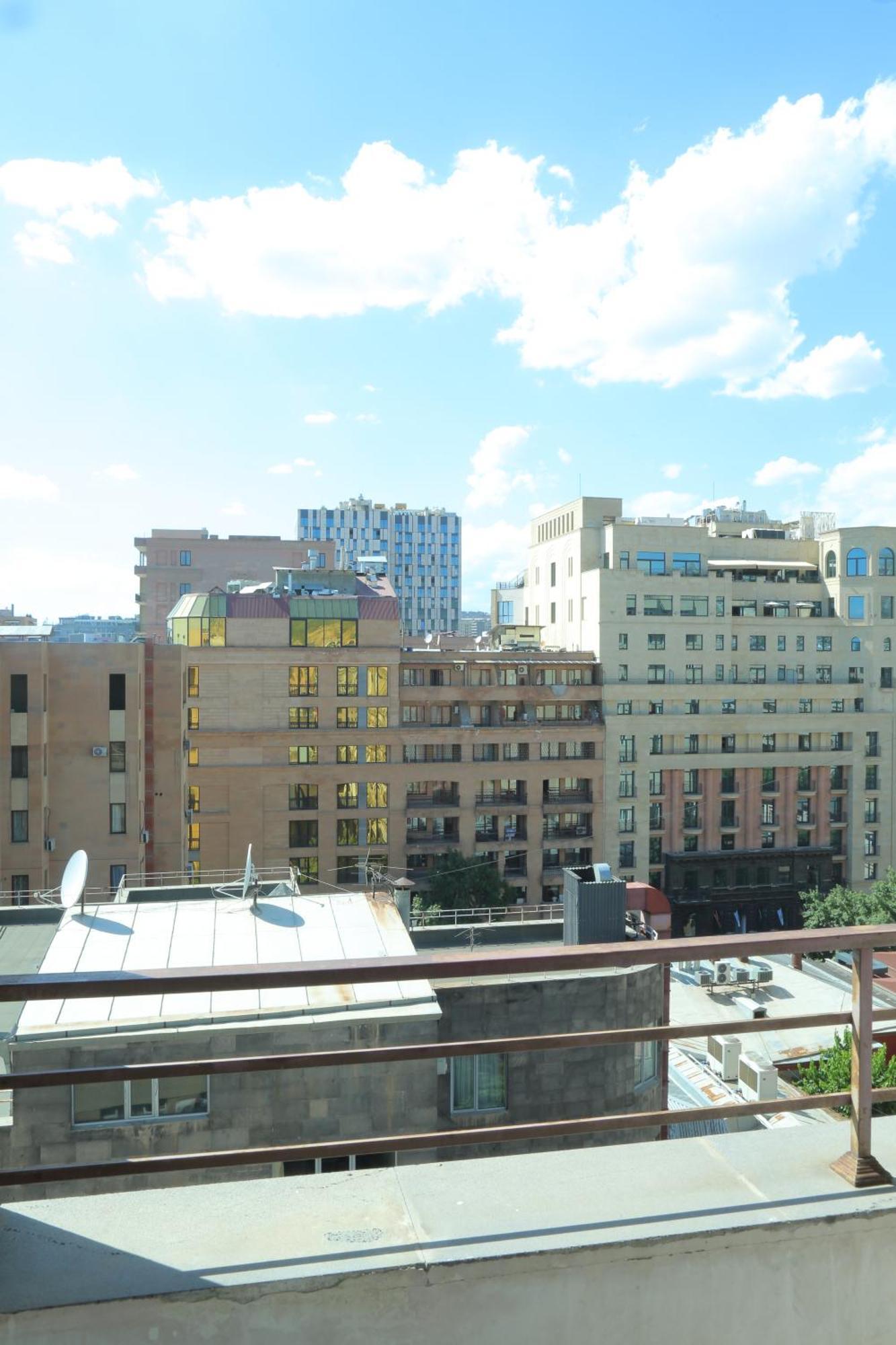 Rent Inn Yerevan On Sakharov Square エクステリア 写真