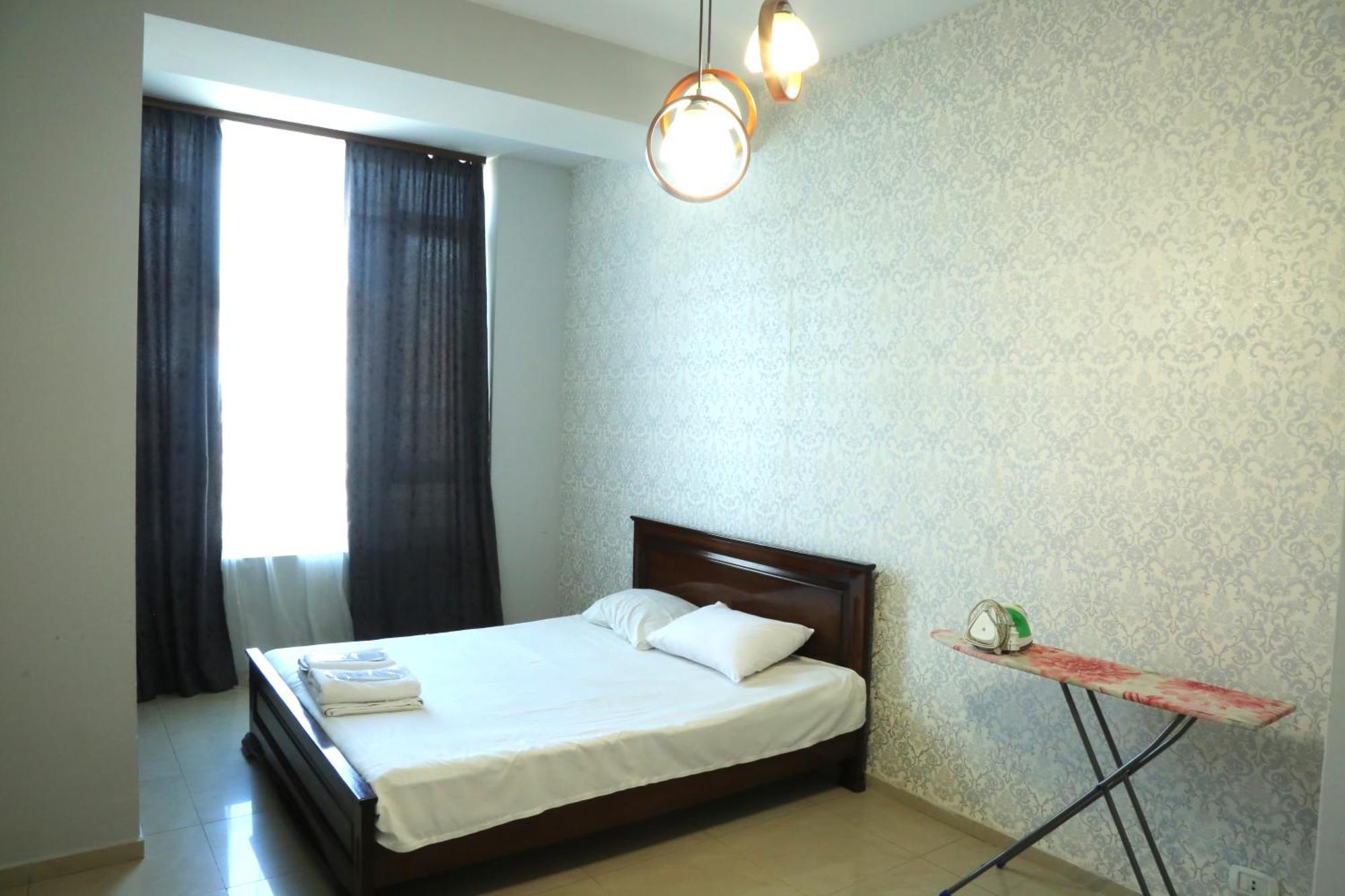 Rent Inn Yerevan On Sakharov Square エクステリア 写真