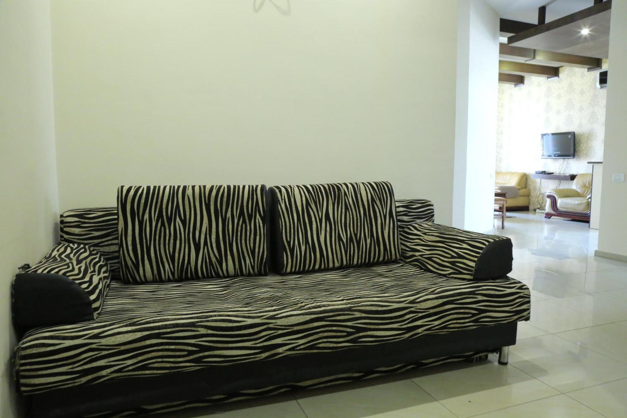 Rent Inn Yerevan On Sakharov Square エクステリア 写真