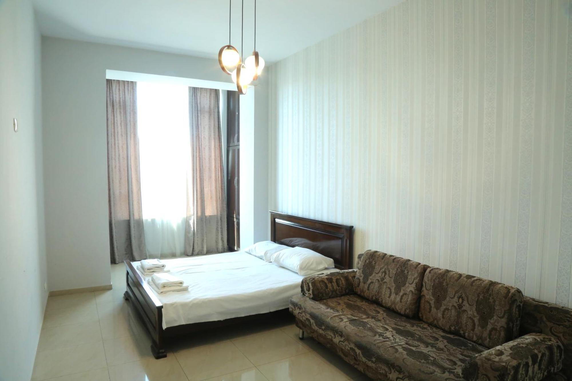 Rent Inn Yerevan On Sakharov Square エクステリア 写真
