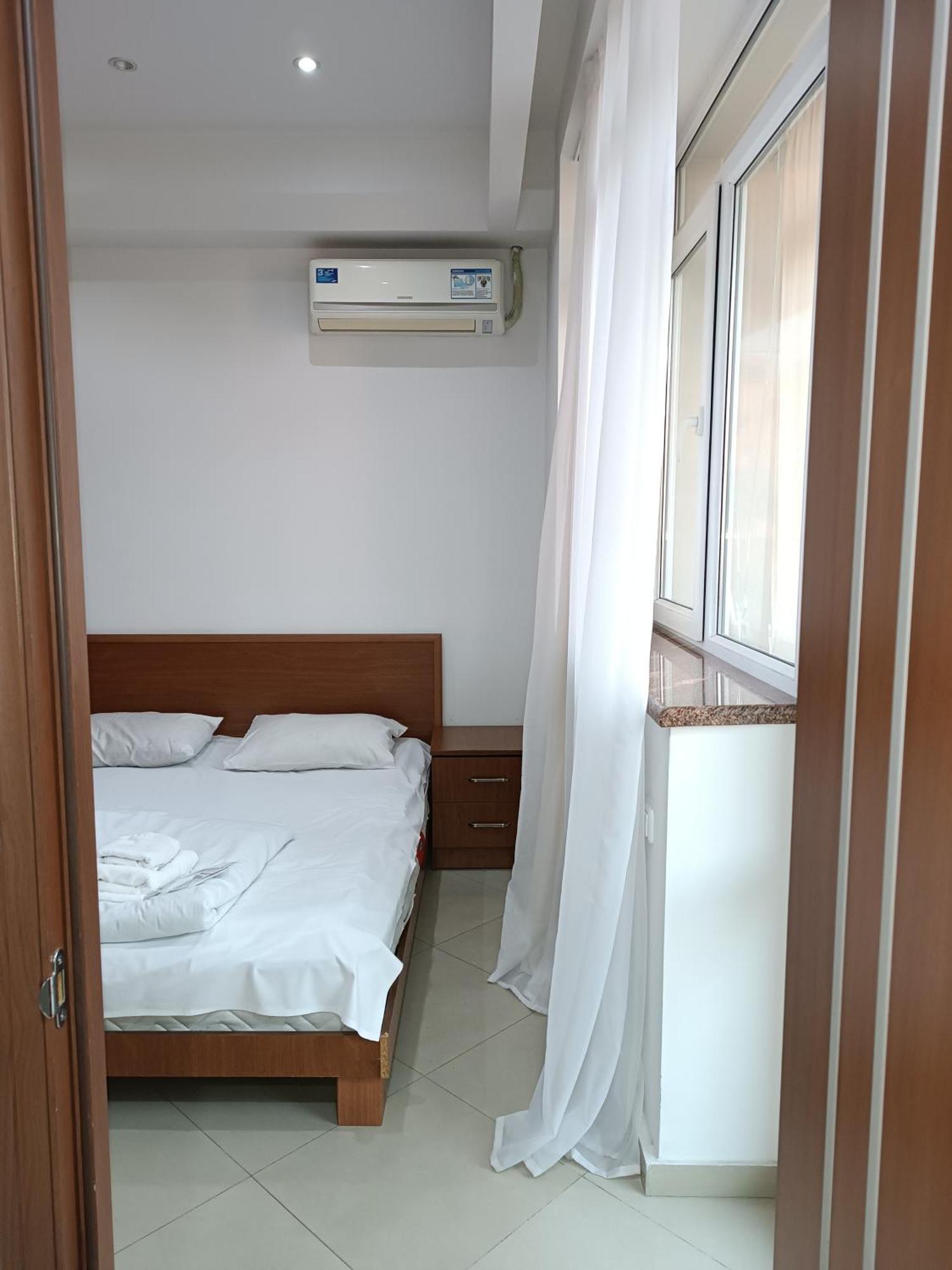 Rent Inn Yerevan On Sakharov Square エクステリア 写真