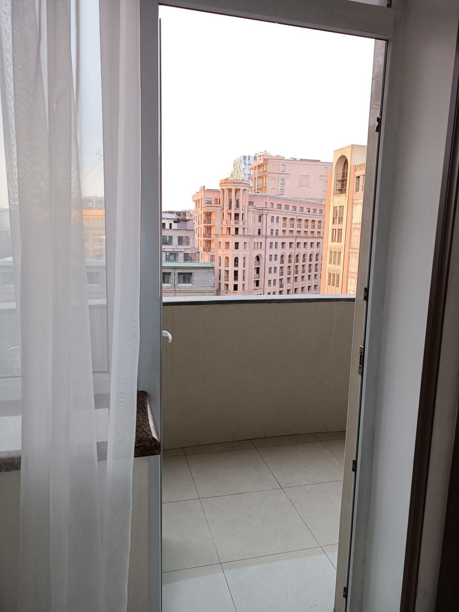 Rent Inn Yerevan On Sakharov Square エクステリア 写真