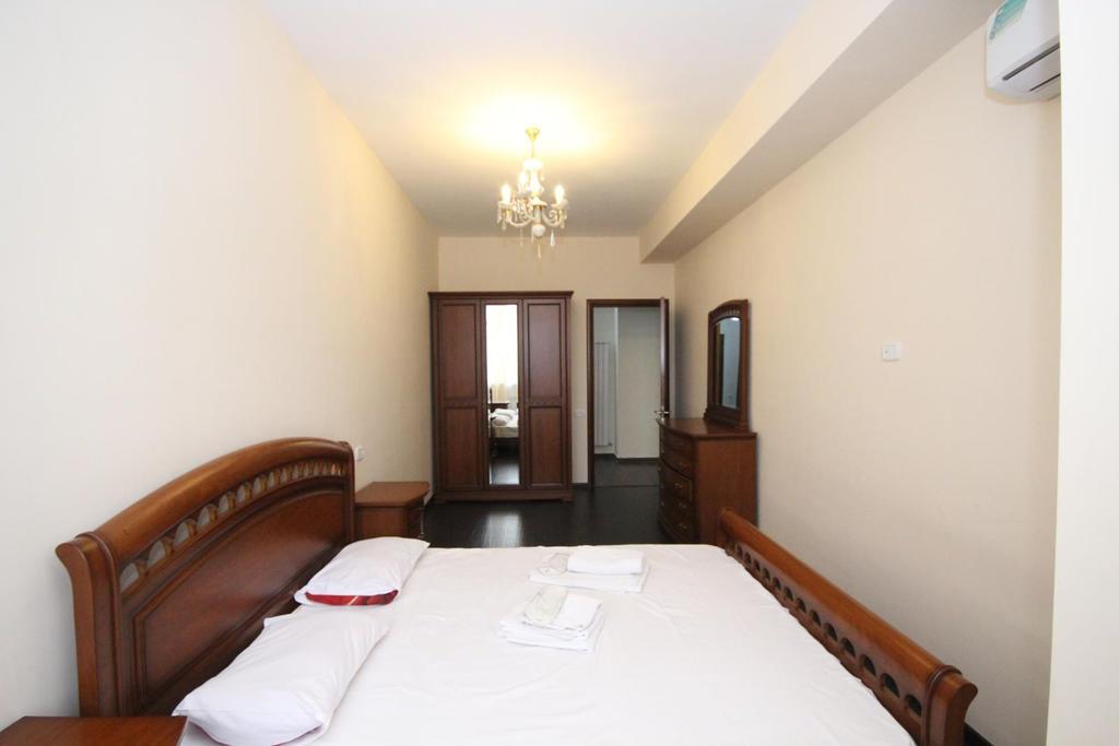 Rent Inn Yerevan On Sakharov Square 部屋 写真