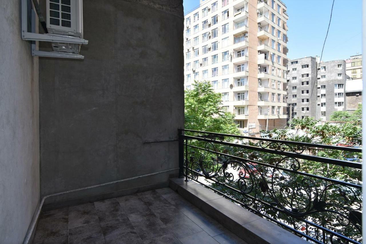 Rent Inn Yerevan On Sakharov Square エクステリア 写真